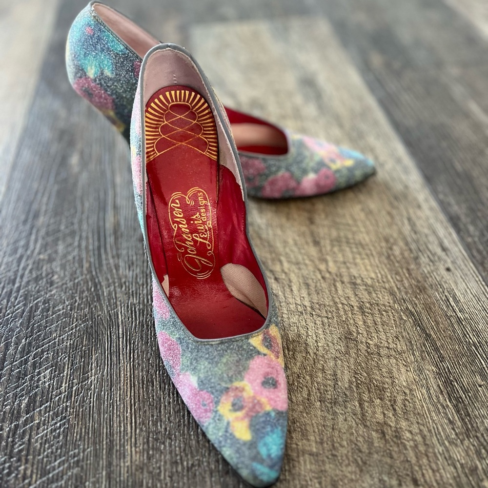 Vintage Johansen Lewis Floral Crystal Stiletto Heels Pumps Size 8